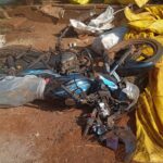 सिरसंगी येथे हत्तीकडून दुचकीची मोडतोड