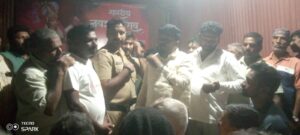 येमेकोंड ग्रामस्थांनी चालकासह ब्लास्टिंग गाडी आडवली