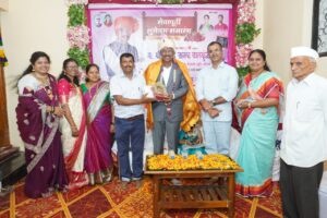 हडलगे येथील प्राचार्य संजय कालकुंद्रीकर यांचा सेवानिवृत्तीनिमित गौरव
