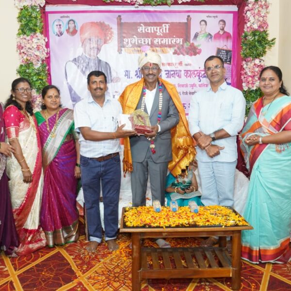हडलगे येथील प्राचार्य संजय कालकुंद्रीकर यांचा सेवानिवृत्तीनिमित गौरव