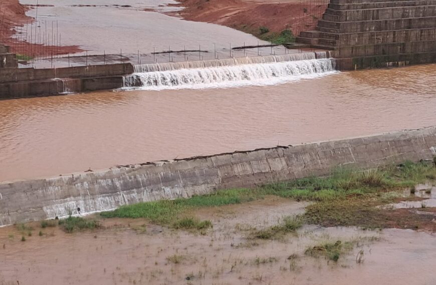 ……..अखेर उचंगी धारण “ओव्हरफ्लो ‘ नदीकाठच्या नागरीकांना सतर्कतेचा…