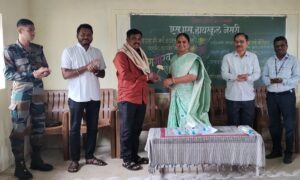 एस एस हायस्कूलमध्ये माजी विद्यार्थी व गुणवंत विद्यार्थी&hellip;