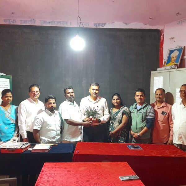 सिरसंगी केंद्रशाळा प्रमुख करवीर गोरे यांचा शालेय कमिटीतर्फे&hellip;