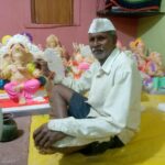 तीन दशकांपासून गणेशमूर्ती घडविण्याची परंपरा जपणारे सिरसंगीचे विष्णु कुंभार