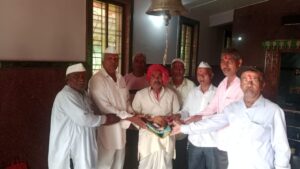 पावसासाठी प्रार्थना करणाऱ्या गणू कसेकर यांचा येमेकोंडकरांकडून सत्कार