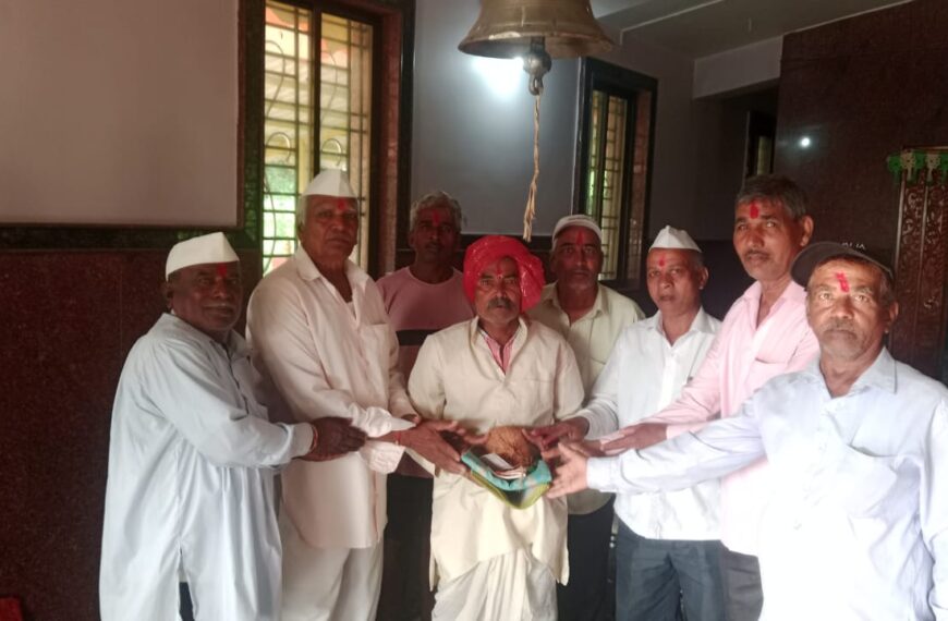 पावसासाठी प्रार्थना करणाऱ्या गणू कसेकर यांचा येमेकोंडकरांकडून सत्कार